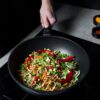 Wok-pann äravõetava käepidemega AMT Gastroguss I1132SEZ20B - Image 4